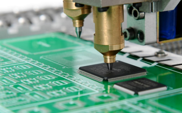 選擇性波峰焊與手工焊哪個(gè)好？有哪些不同？